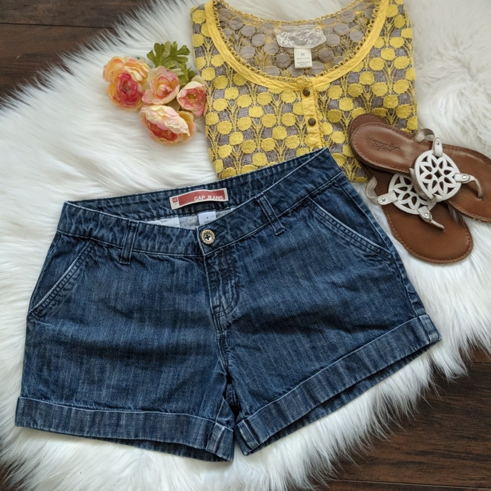 GAP cuffed jean shorts sz8